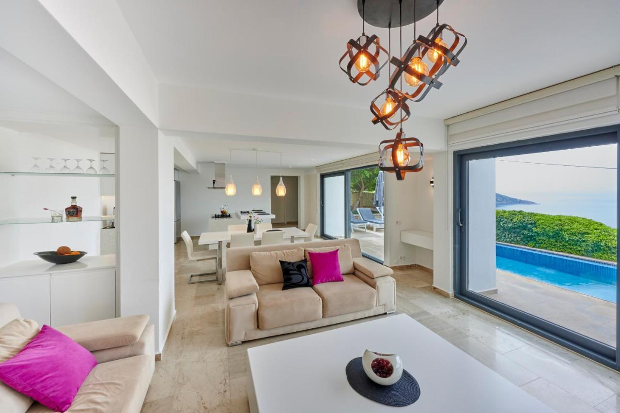 Luxus Villa Skyla Mit 5 Schlafzimmern & Meer-Blick كاس المظهر الخارجي الصورة